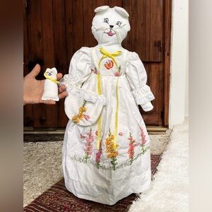 VTG Collectible Bucilla Pillowwease Hand Made Doll kitty / baby Embroidery plush